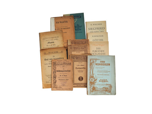 Opern Bücher Sammlung aus der ersten Hälfte des 20.Jh. 12 Stück